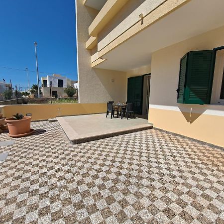 Casa Vittorio A 100M Dalla Sabbia Lido Marini Exterior photo